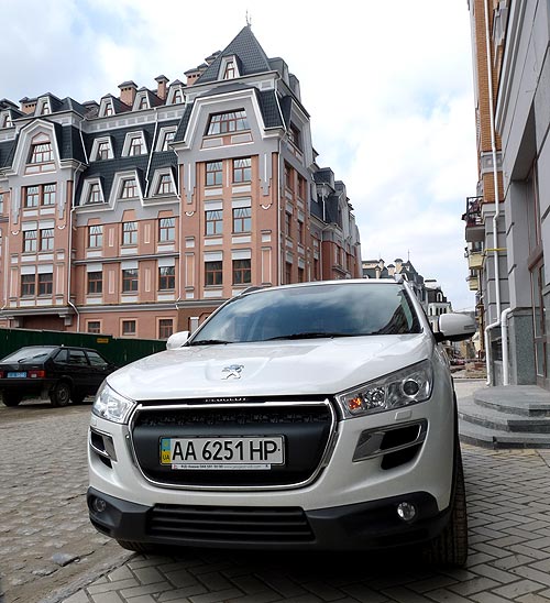 Тест-драйв Peugeot 4008: раздвоение личности