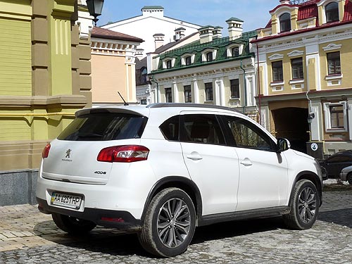 Тест-драйв Peugeot 4008: раздвоение личности