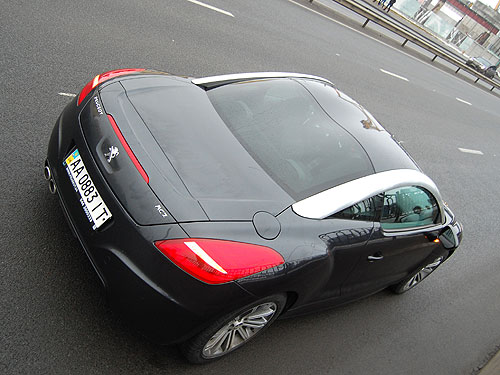 Тест-драйв Peugeot RCZ: Гламур в зимнем городе
