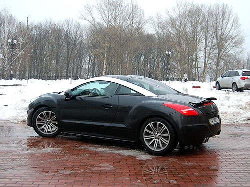 Тест-драйв Peugeot RCZ: Гламур в зимнем городе