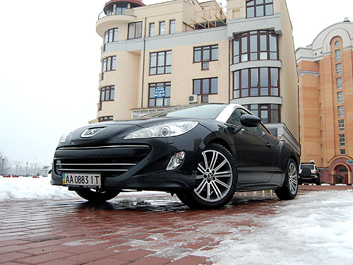 Тест-драйв Peugeot RCZ: Гламур в зимнем городе