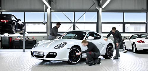 Для владельцев Porsche действуют выгодные предложения по сервису и аксессуарам - Porsche