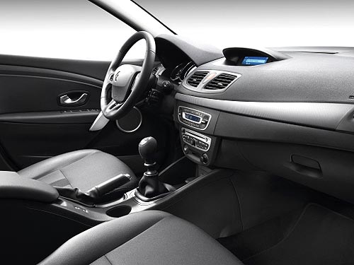 В Украине стартовали продажи лимитированной версии седана Renault Fluence SportWay - Renault