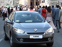 На каких автомобилях ездят гости Одесского Кинофестиваля? - Renault