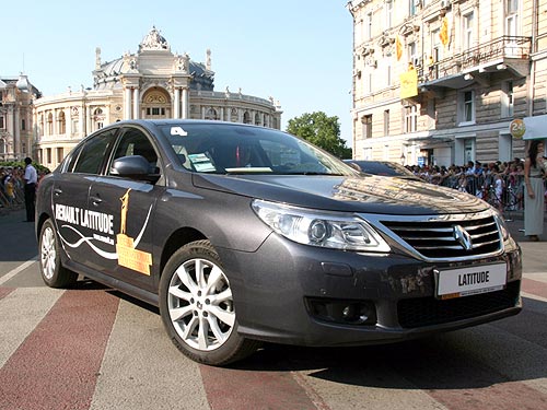 На каких автомобилях ездят гости Одесского Кинофестиваля? - Renault