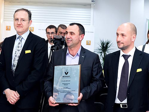 Открылся крупнейший дилерский центр Renault в Одесской области - Renault