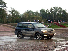 На «Столичном Автошоу 2010» Toyota провела тест-драйвы автомобилей - Toyota