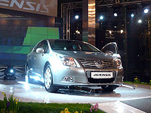 В Украине стартовали продажи нового поколения Toyota Avensis - Toyota