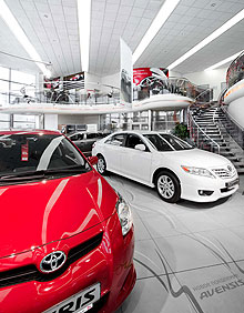 Покупатели популярных моделей Toyota получают новогодние подарки уже в ноябре - Toyota