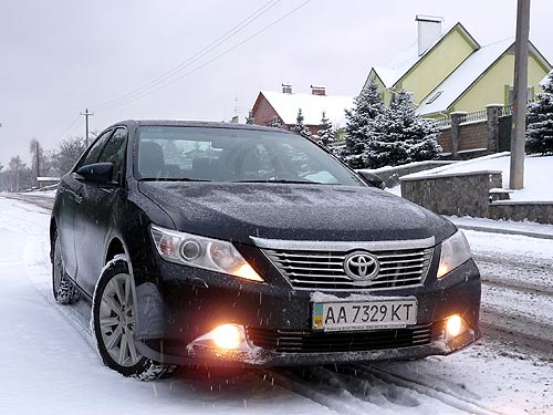 Тест-драйв новой Toyota Camry. Испытание украинскими дорогами