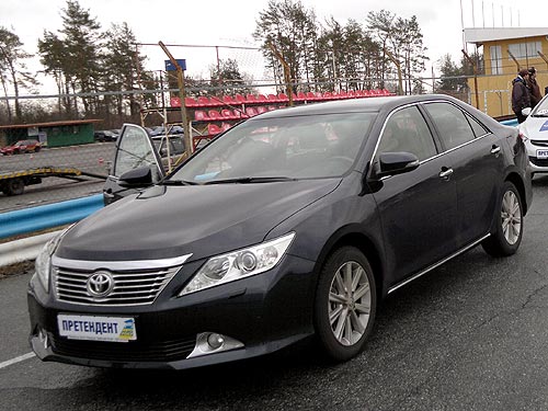 Тест-драйв новой Toyota Camry. Испытание украинскими дорогами