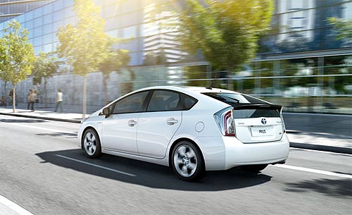В Украине стартовали продажи обновленного Toyota Prius - Toyota