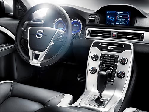 Volvo подготовил специальные версии Volvo S80 Executive и V70 R-design - Volvo