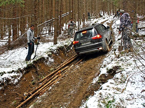 Mitsubishi и Peugeot прошли проверку бездорожьем Западной Украины - Peugeot