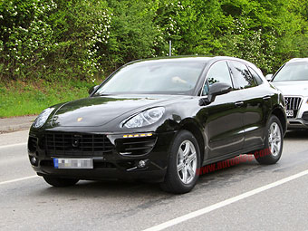 Первые фото компактного кроссовера Porsche Macan  - Porsche