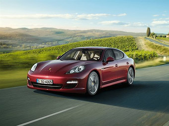 В мае на рынке появятся "бюджетные" Porsche Panamera  - Porsche