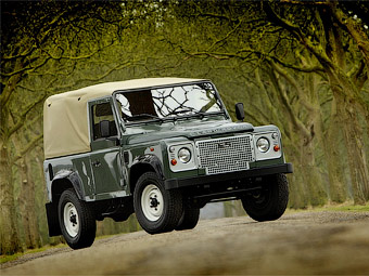 Land Rover также решил выпустить ретро-версию Defender - Land Rover