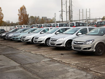 В марте продажи новых автомобилей в России снизились на 7% - авторынок