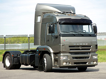 КамАЗ хочет выйти на мировые рынки через дилерскую сеть Daimler - КАМАЗ
