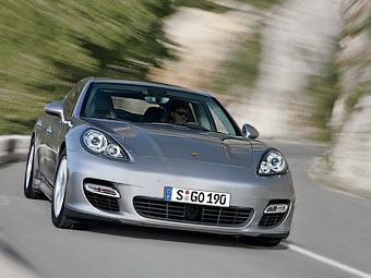 Porsche готовит удлиненную версию Panamera - Porsche