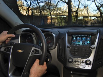В Chevrolet управлять мультимедиа можно голосом - Chevrolet