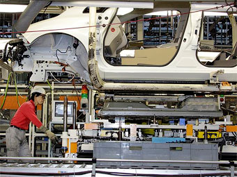 Nissan и Toyota вынуждены из-за землетрясения остановить производство - Toyota