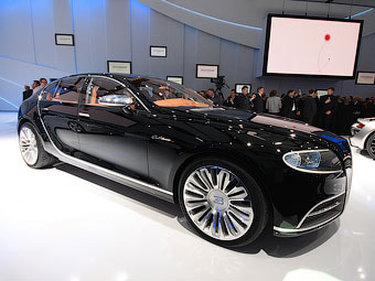 VW одобрил запуск в серию суперседана Bugatti - Bugatti 