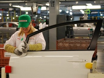 Toyota сократит производство на заводах в США и Китае - Toyota