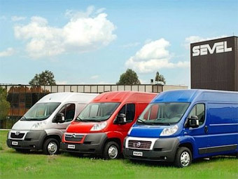 Fiat и PSA Peugeot Citroen опровергли слухи о своем объединении - Fiat