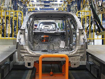 Производство легковых автомобилей в России сократилось на 68,9% - производство