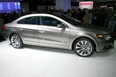 Volkswagen показал 4-дверное купе Passat - Volkswagen